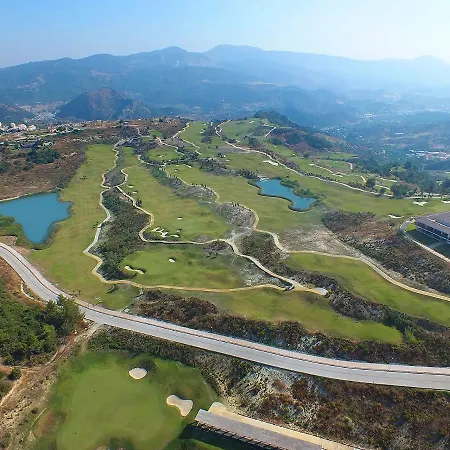 Θέρετρο Golf Houses *